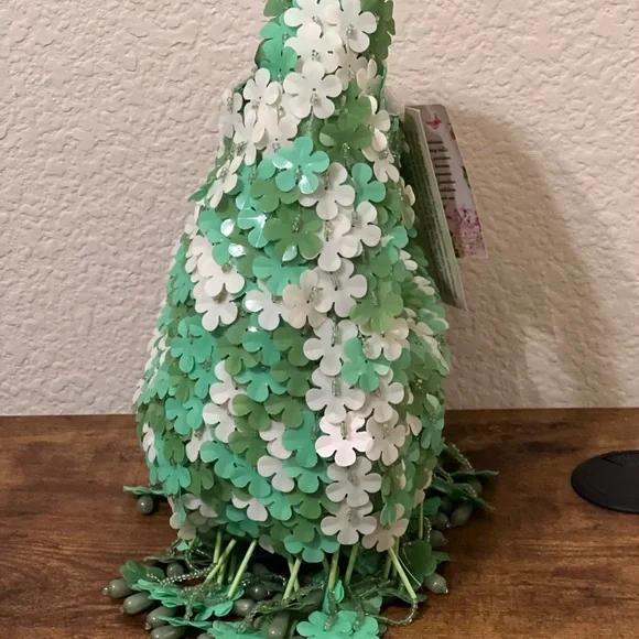 Floral Beaded Green and White Bag 🌿 - Picture 7 of 12